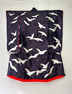 Stunning embroidered Kimono with flying Cranes design! Early 20th c ZE81 - Picture 1 of 11
