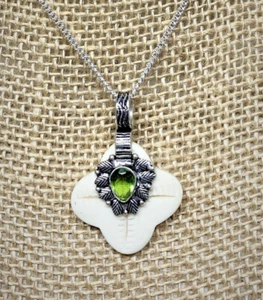 Ciondolo agata intagliata, pietra preziosa peridoto, pietra preziosa placcata argento 925 1,5" - Foto 1 di 5