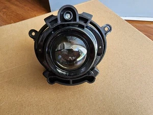 GENUINE OEM GM FOG LIGHT (FRONT) PART 25829654/95419301/15244940 WITH 25808666 - Picture 1 of 16