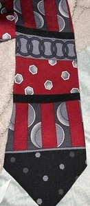 Cravatta collo Valentino pura seta vintage rosso nero 59 pollici - Foto 1 di 4