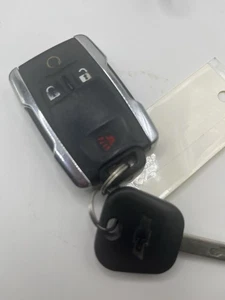 Preowned 2017 Chevy Silverado Key Fob - Picture 1 of 2