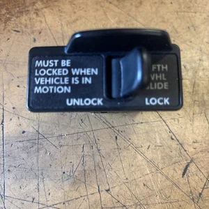 2008-2017 FREIGHTLINER CASCADIA 125 5TH FIFTH WHEEL SLIDE SWITCH VALVE OEM - Bild 1 von 7