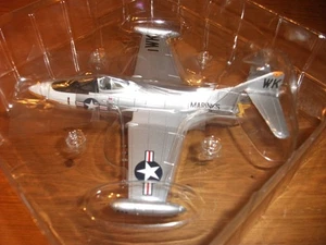 FALCON MODELS FA721009 1/72 GRUMMAN F9F-5 PANTHER USMC "FIGHTING BENGALS" RARE - Bild 1 von 7