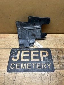 Jeep Cherokee XJ Comanche MJ OEM 2.5L 4 Cyl Radiator Bracket Driver LH - Picture 1 of 8
