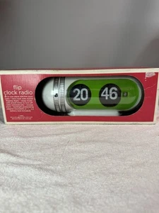 Fc1000 Pill Flip Clock Am Fm Radio Space Age Retro Mod Eames MCM NUOVO CON SCATOLA Raro. - Foto 1 di 24