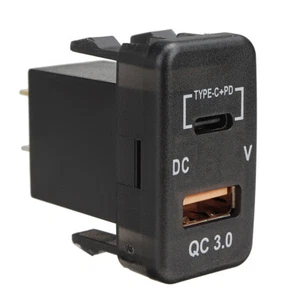Hub de puerto USB-C adaptador de corriente de carga toma voltímetro para Toyota RAV4 4Runner - Imagen 1 de 8