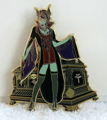 PIN JUMBO FANTASÍA DISNEY MALÉFICA HALLOWEEN VAMPIRO LE 50 BELLEZA DURMIENTE POP Foto 1 de 2