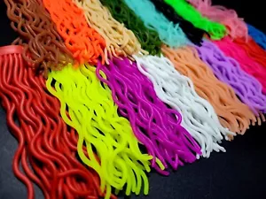 SQUIRMY WORMIES - Fliegenbindematerial - Silikon Gummi Würmer - 21 FARBEN - NEU - Bild 1 von 37
