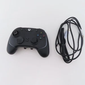 Razer Wolverine RZ06-0401 Chroma Wired Gaming Pro Controller for Xbox & PC - Picture 1 of 13