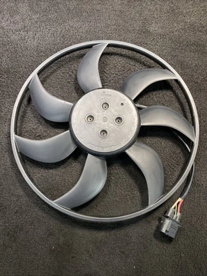 Volkswagen Golf GTI 2015-2019 ventilador motor con hoja OEM 5QM959455E Foto 1 de 4