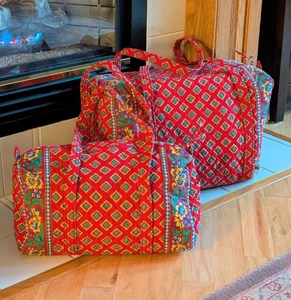 Bolsas de lona Vera Bradley Villa rojas grandes y pequeñas detalles florales y 1 soporte para etiqueta - Imagen 1 de 10