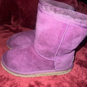Stivali corti classici viola Ugg Australia da donna 5825 pelle di pecora taglia 5 USA/36 EU - Foto 1 di 8