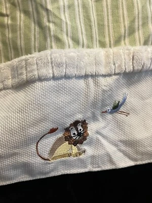 Kidsline Granero Patio Guardería Cuna Falda León Jirafa Pájaro Caimán Polvo Volantes Foto 1 de 4