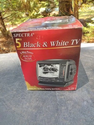 Vintage Spectra 5in B&W TV 52bw ac/dc/12v - Image 1 of 4