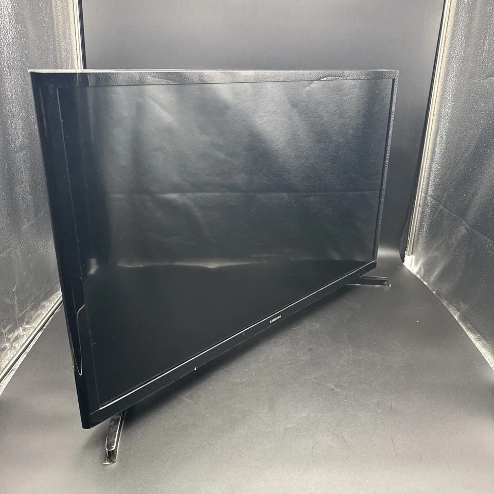 Samsung Smart TV UN32M4500AF 32" Class HD TV M4500 - Image 1 of 4