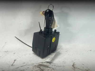 二手点火开关 适合:2014 克莱斯勒 Town & Country Ignition 带遥控星星 — 第 1/4 张图片