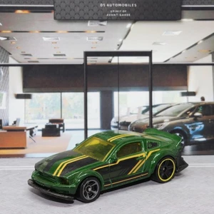 Hot Wheels 2005 Ford Mustang Green 1:64 Scale Die-cast Toy Model Miniature Car - Picture 1 of 6