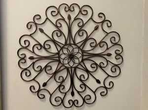 Decorazione da parete 24" metallo scorrevole medaglione ferro casa finitura antica griglia da parete arte - Foto 1 di 2
