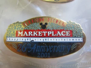 Pin 4330 DTD Marketplace 26 aniversario 2001 evento pin completo Disney - Imagen 1 de 1
