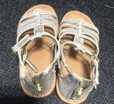 Sandalias Cat and Jack niñas talla 9 doradas con tiras niños pequeños Foto 1 de 4