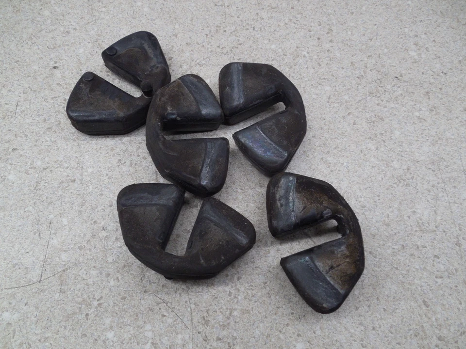 2001-2009 SUZUKI GS500 / 03-07 SV650 REAR WHEEL HUB RUBBER DAMPERS 64651-27A01 - Image 1 of 1