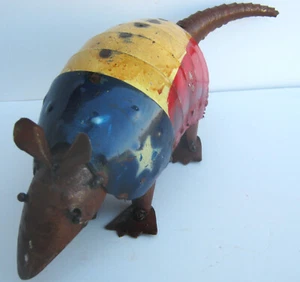 METAL ART ARMADILLO SCULPTURE 10 1/2"  YARD ART RED WHITE BLUE USA TEXAS FLAG - Picture 1 of 6