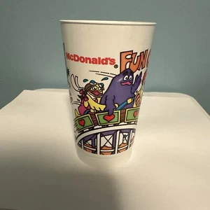 Taza de plástico rara McDonald's Fun Cup Roller Coaster 1983 - Imagen 1 de 5
