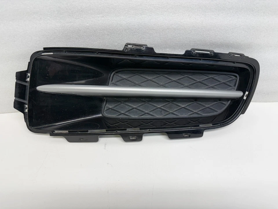 P503136 2007-2010 宝马 X5 前保险杠下驱动格栅盖 51117175485 原始设备制造商 — 第 1/4 张图片