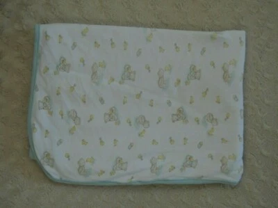 Vitaminas Oso de Peluche Bebé Manta Pato Pollito Biberón Sonajero Blanco Azul Tostado Amarillo Foto 1 de 4