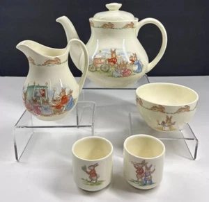 Tetera Royal Doulton Bunnykins Albion crema azucarero 2 tazas Demitasse RARA - Imagen 1 de 18