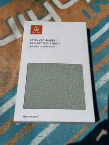 Stokke Sleepi Fitted Sheet V3, Dots- Compatible w/ Sleepi Bed V3 & Mattress V3 - Picture 1 of 2