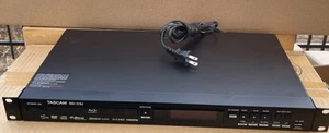 Reproductor de DVD de estudio profesional montable en rack TASCAM BD-01U sin control remoto - Imagen 1 de 8