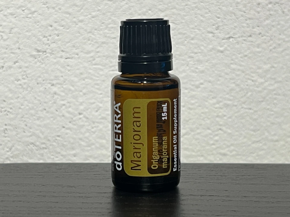 Óleo essencial de manjerona doTERRA 15 ml validade 2029 - Imagem 1 de 1