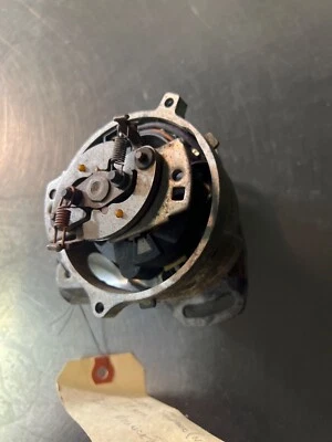 Ford Distributor Escort EXP LN7 Lynx 1,6 L Foto 1 de 2