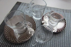 NESPRESSO 2 Espressotassen plus 2 Lungo Glastassen mit Unterteller aus Edelstahl - Bild 1 von 7