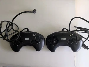2x Sega Megadrive Control Pad 3-Button Controller Model 1650 - Picture 1 of 9