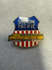 Vintage Union Pacific Eisenbahn Aufnäher Bügelbild klassische Emaille Anstecknadel 6352 - Bild 1 von 2