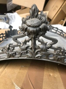 Antiker Gusskranz mit Motiv Jugendstil RAR sehr Dekorativ - Picture 1 of 1