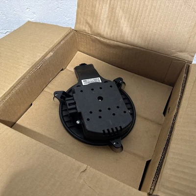 KENWORTH, PETERBILT BLOWER MOTOR MAHLE W205 7011 00 - Image 1 of 4