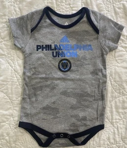 Body mameluco infantil Adidas MLS Philadelphia Union FC, 18 meses - Imagen 1 de 2