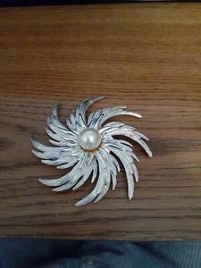 Vintage Sarah Coventry Brosche mit Perlenstein drin - Bild 1 von 2