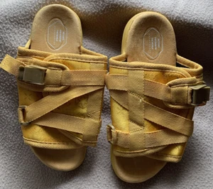Ollics Mustard Yellow Wmns 8-9 Men 6-7 Sandal Shoe Beyond The Edge Of The World - Picture 1 of 10