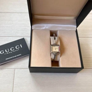 Vintage GUCCI 1900L Armreif Uhr Analog Damenuhr in funktionierendem Zustand - Bild 1 von 3