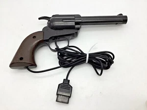 Nintendo Famicom Gun HVC-005 Japan 1 Week to USA - Picture 1 of 3