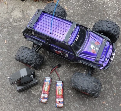 Traxxas 1:10 Summit 4x4 Monster Truck with Hi/Low 2-Speed Transmission - Image 1 of 3