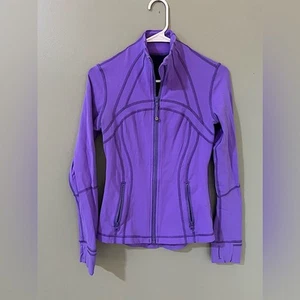 Lululemon Damen Define Jacke in Lila Gr. 6 - Bild 1 von 4