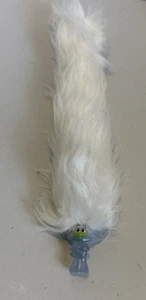 Troll Bracciale a Scatto Pelliccia Bianca Capelli 10,5” Troll Azzurro Hasbro DWA 2016 - Foto 1 di 16