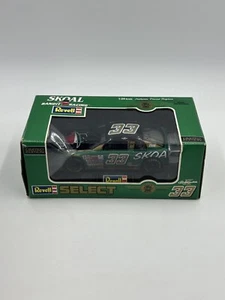 Revell Skoal Racing #33 Ken Schrader 1/24 Scale Limited Edition Car New #4492 - Picture 1 of 11