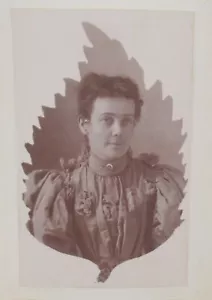 Young WOMAN - vintage PHOTOGRAPH - CABINET CARD - LEAF outline - listing #118 - Picture 1 of 7