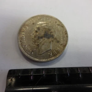 1942 GREAT BRITAIN SILVER HALF CROWN - Picture 1 of 5